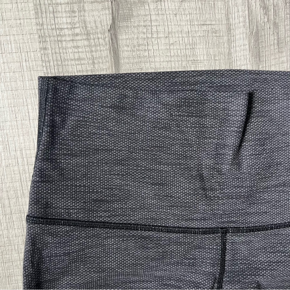 LULULEMON WUNDER UNDER Textured High Rise Tight Cropped Leggings Size 8 - Picture 4 of 12